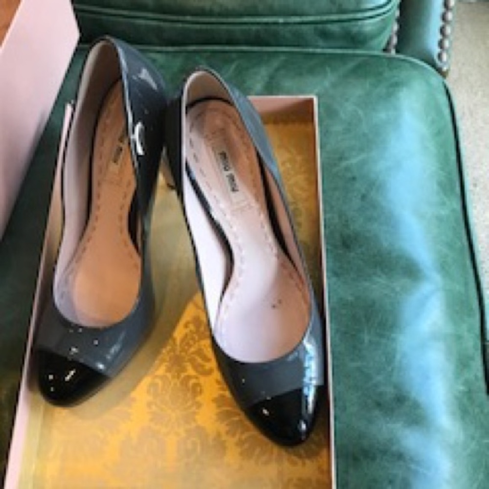 Miu miu size 7.5 patented pumps